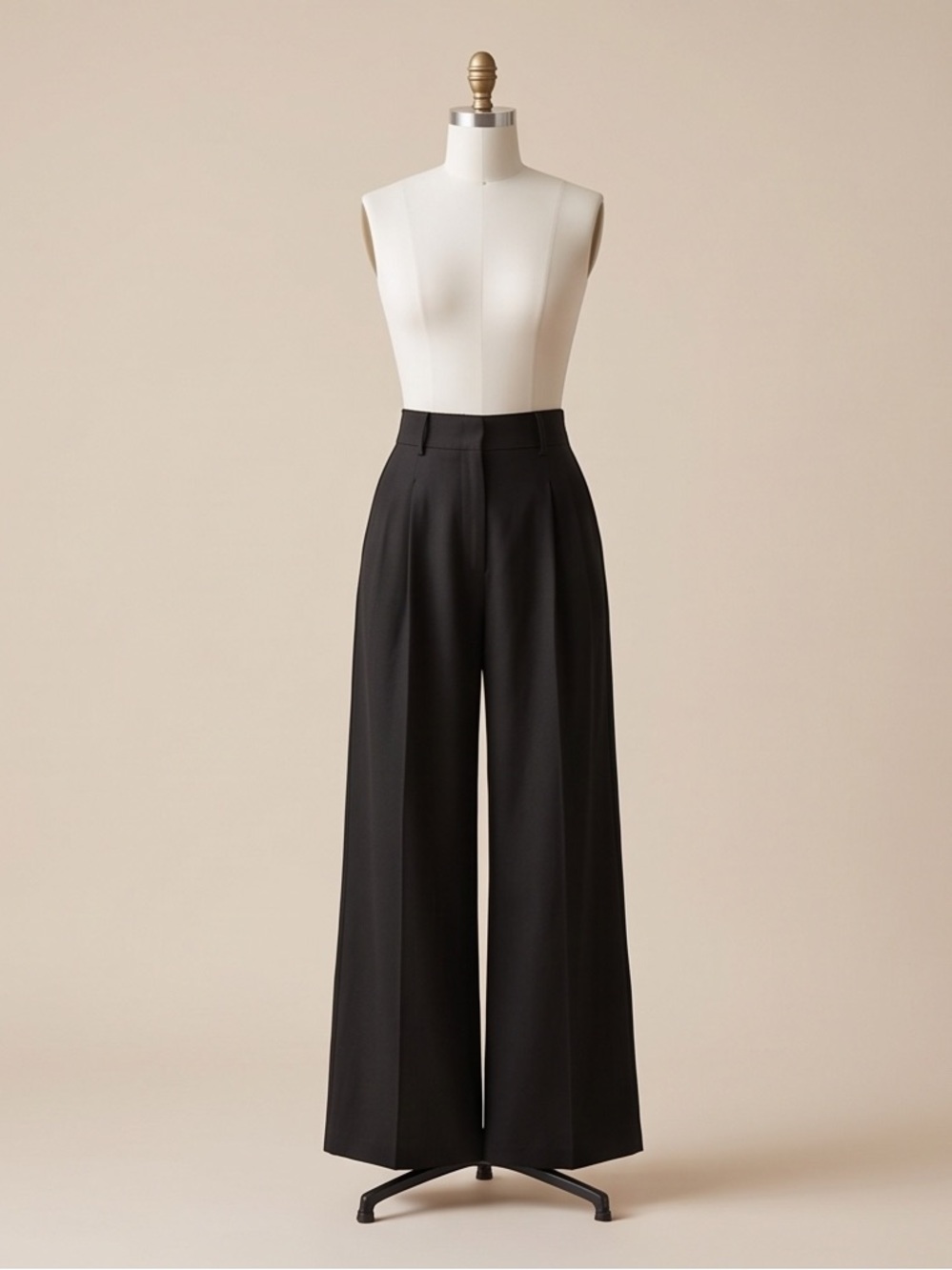 Wide-Leg High-Rise Trousers in Black